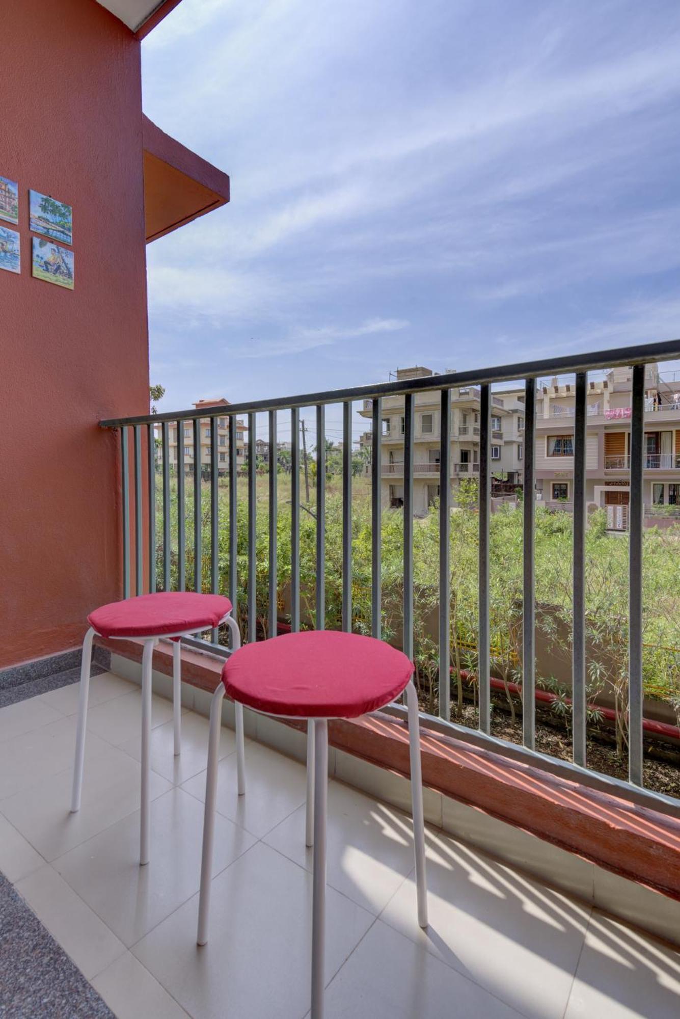 Luxe 2Bhk 10Min From Goi Airport With Pool Access Apartment Dabolim Exterior photo